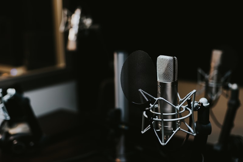 Equipamiento de audio y vídeo para grabación de podcast profesional
